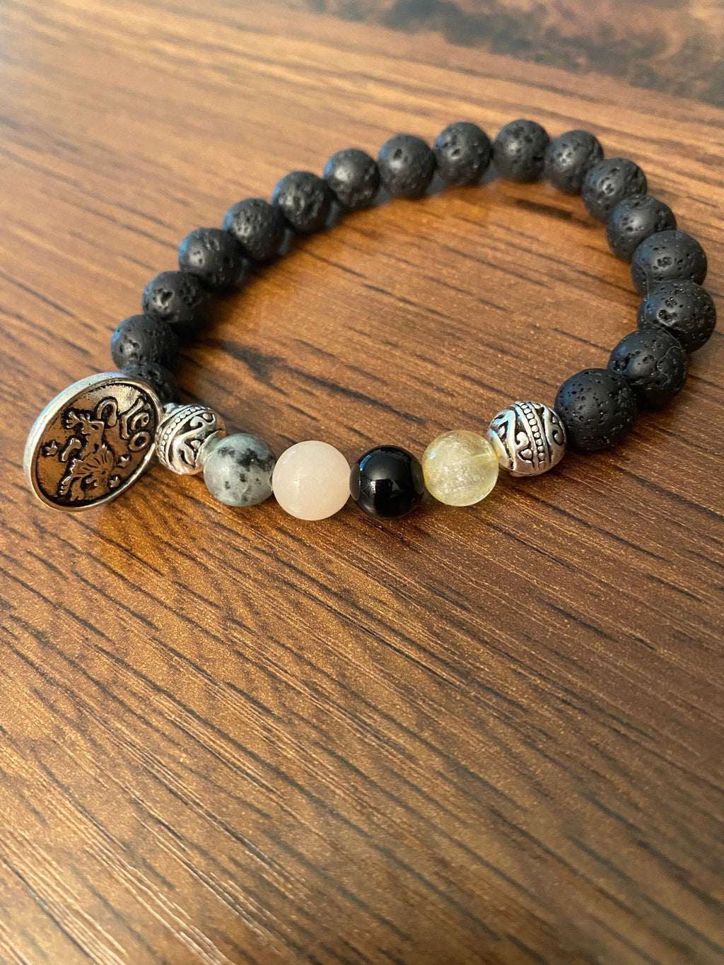 Leo Zodiac Crystal Bracelet, Elegant Natural Stones for Empowerment and Style, Ideal Zodiac Gift for Friends or Family