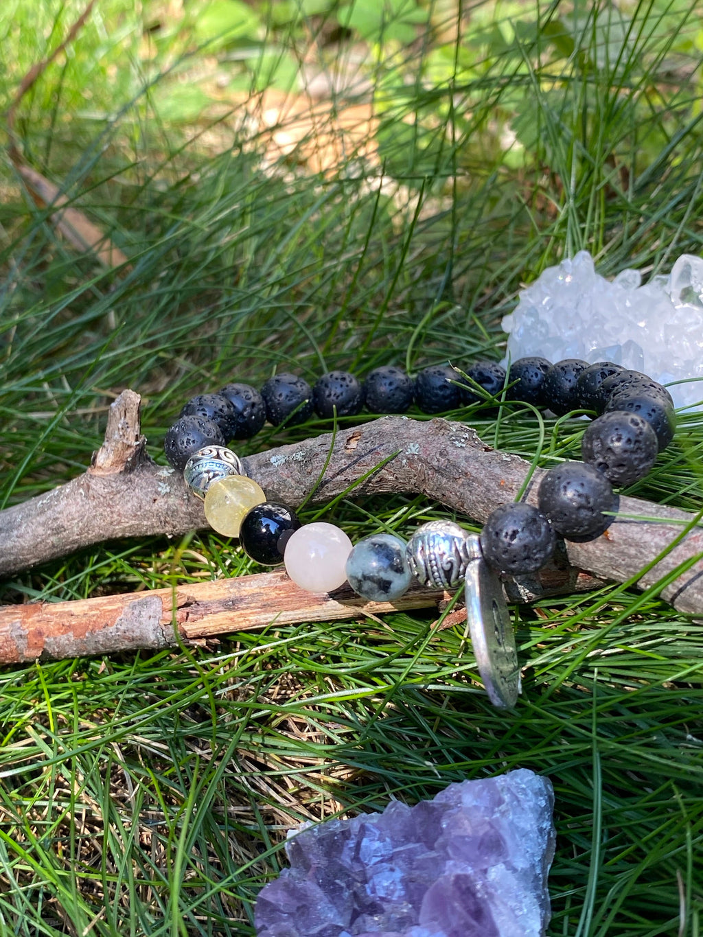 Leo Zodiac Crystal Bracelet, Elegant Natural Stones for Empowerment and Style, Ideal Zodiac Gift for Friends or Family