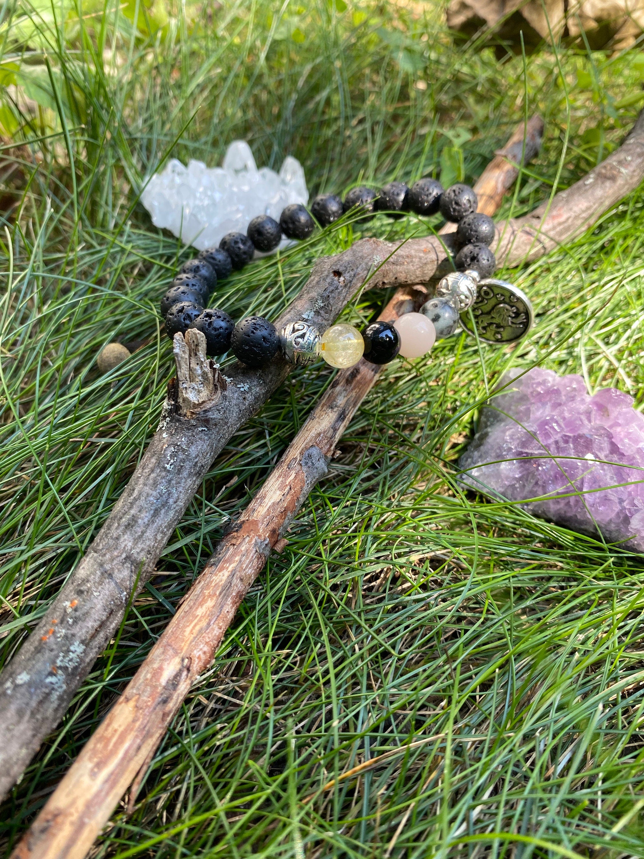 Leo Zodiac Crystal Bracelet, Elegant Natural Stones for Empowerment and Style, Ideal Zodiac Gift for Friends or Family