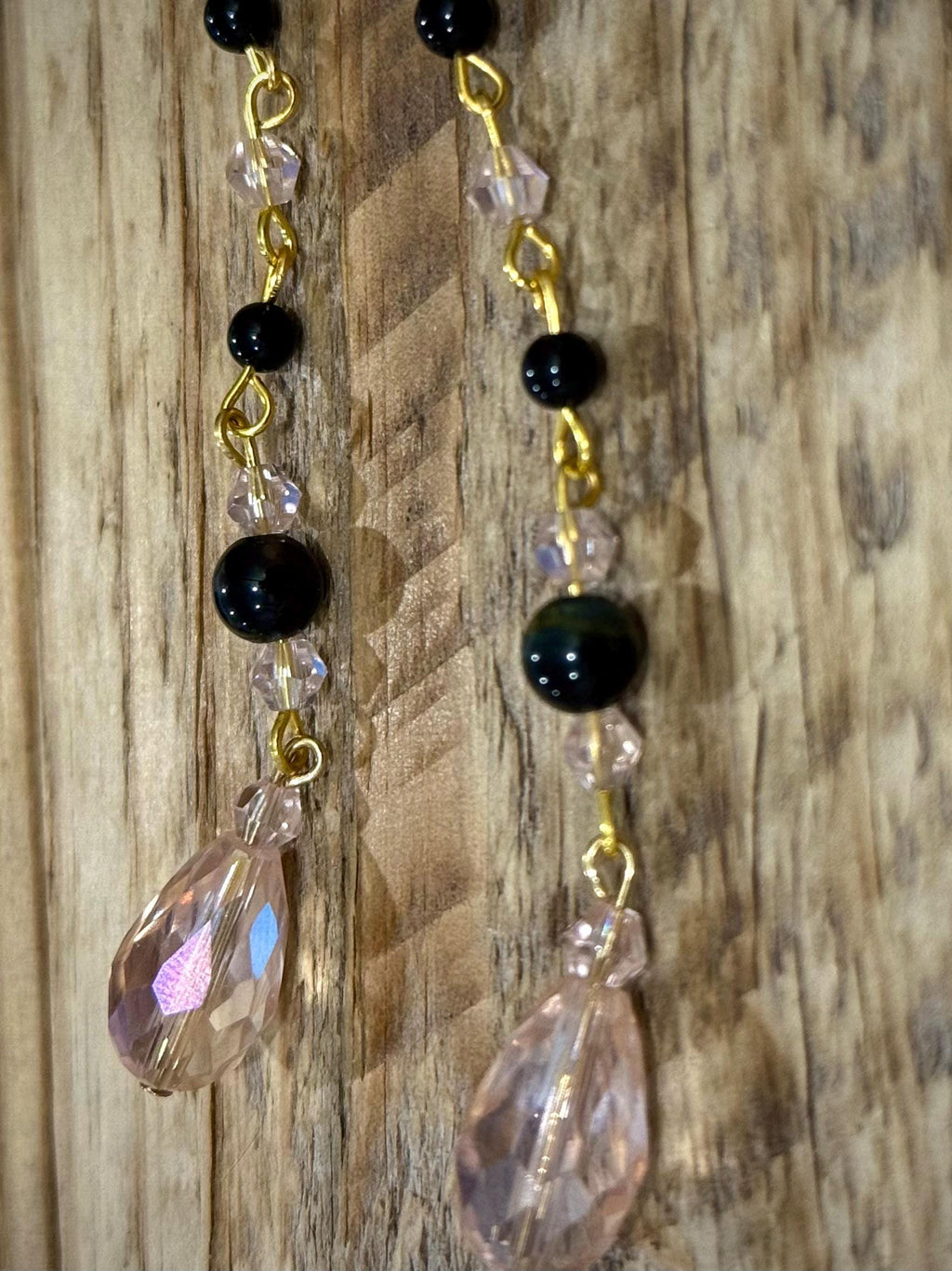 Posh Pixie Onyx Crystal Eyeglass Charms, Elegant Beaded Accessory for Reading Glasses